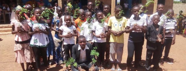 PROTECTION DE L’ENVIRONNEMENT: Lazare Doulcom “reverdit le coeur” des plus jeunes