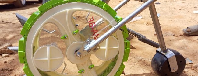Burkina Faso : Nouvel arrivage de semoirs manuels multifonctionnels à la CIMA BF