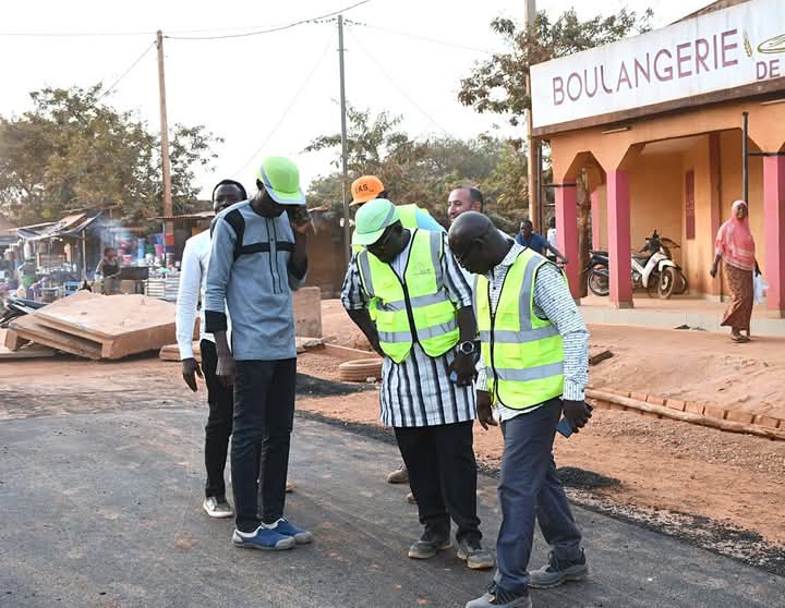 Bitumage des voiries de Nagrin et Yagma à Ouagadougou : Les contrats des entreprises en charge des travaux résiliés, pour “inefficacité”