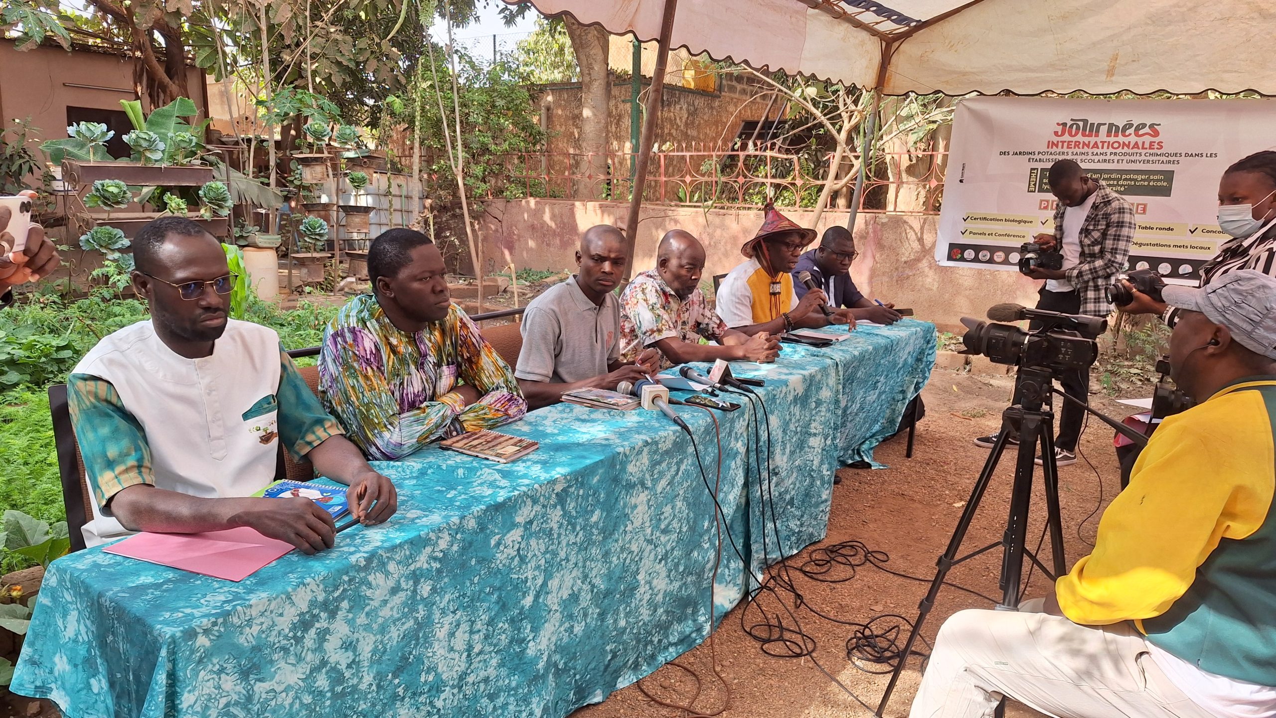 Des jardins potagers sains dans les écoles et universités du Burkina Faso, une solution de Napam Beogo pour une agriculture durable.