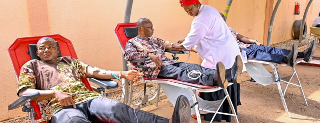 Burkina Faso: Le personnel de la Primature donne du sang pour sauver des vies