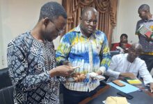 Des étudiants nourrissent des étudiants, une réalité au Burkina Faso
