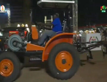 Le CTEC R1 moteur Gazoil, un tracteur made in Burkina Faso. 